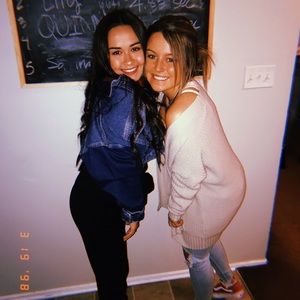 Meet your Posher, Kenzie